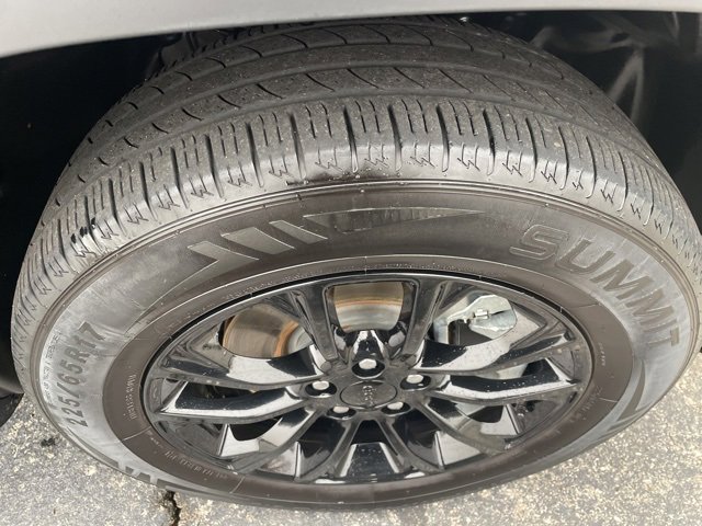 Used 2023 Jeep Cherokee Altitude Lux image 17