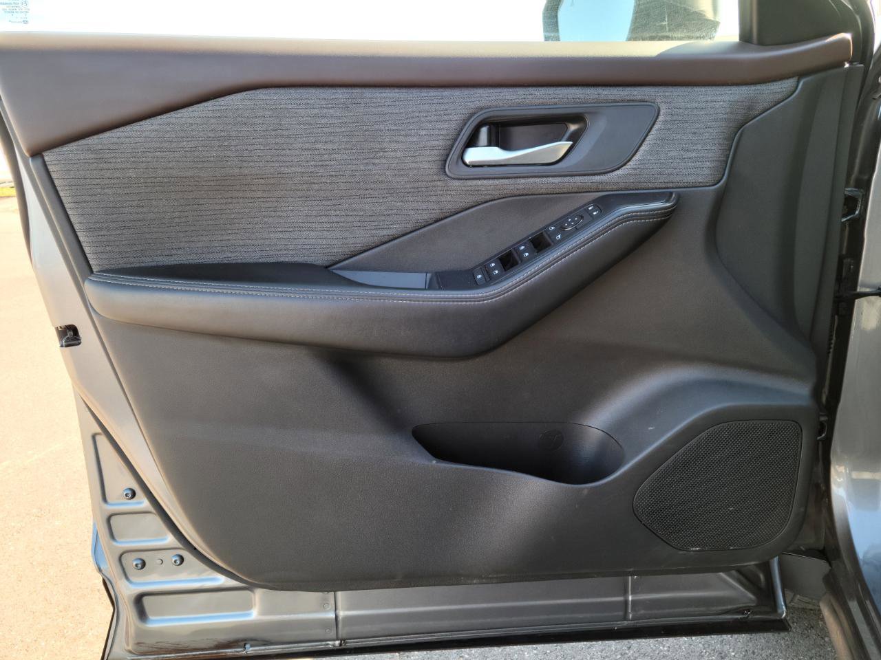 Used 2021 Nissan Rogue SV AWD/4WD image 8
