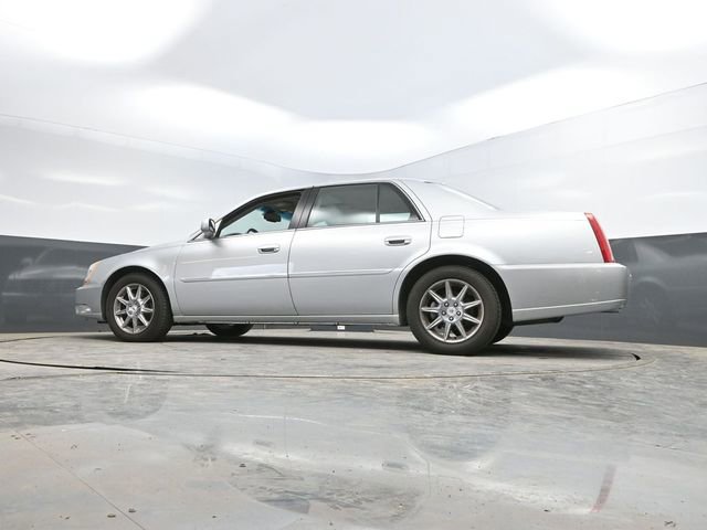 Used 2010 Cadillac DTS Luxury FWD image 43