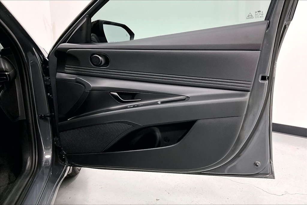 New 2026 Hyundai Elantra SEL Sport FWD image 11