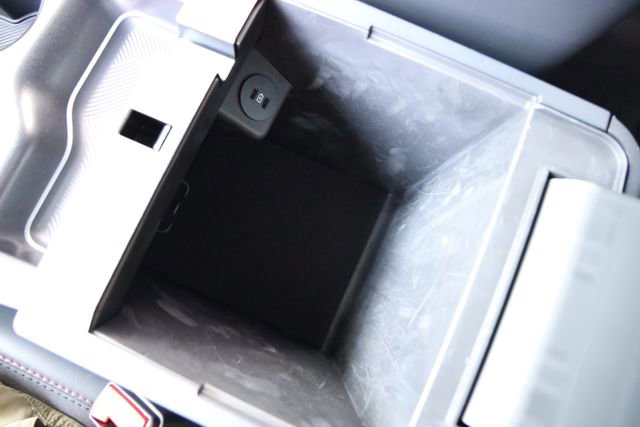 Used 2025 Ford Explorer ST-Line w/ Premium Package image 28