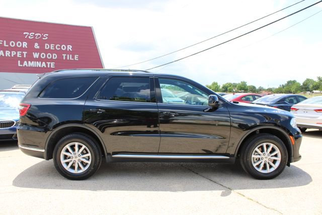 Used 2023 Dodge Durango SXT AWD/4WD image 2