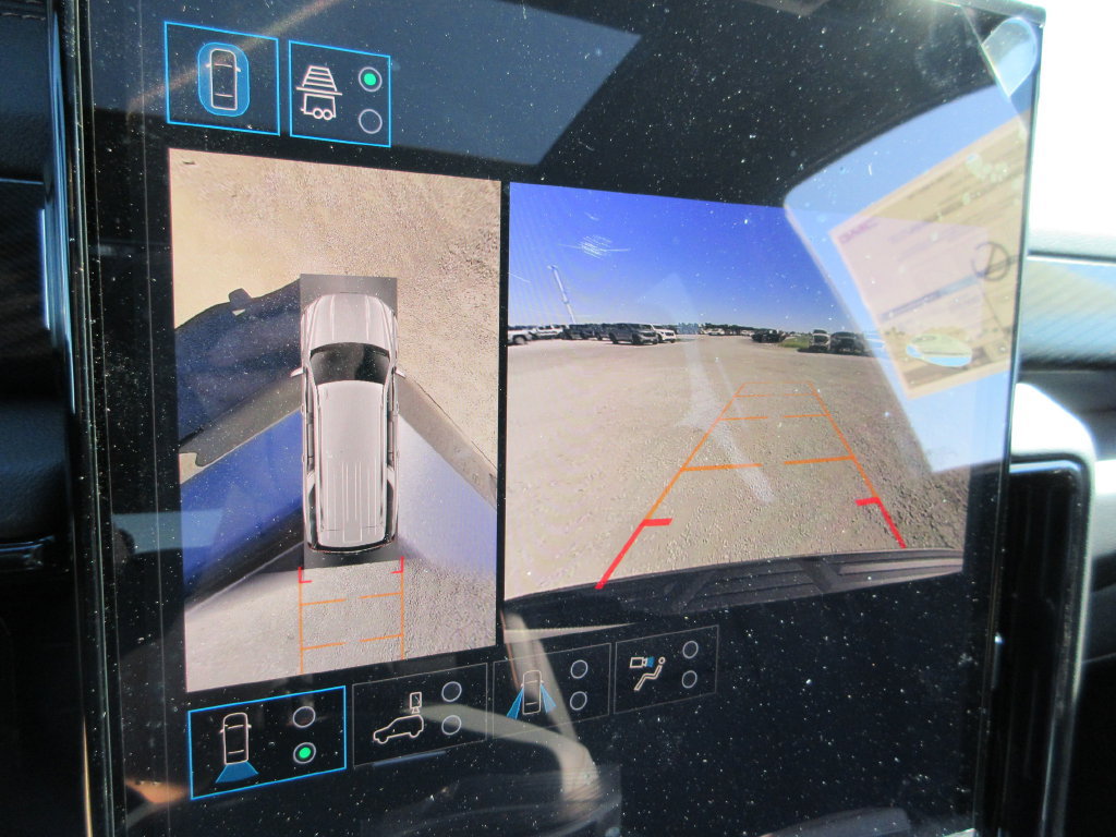 New 2027 GMC Yukon XL AT4 w/ Technology Package AWD/4WD image 18