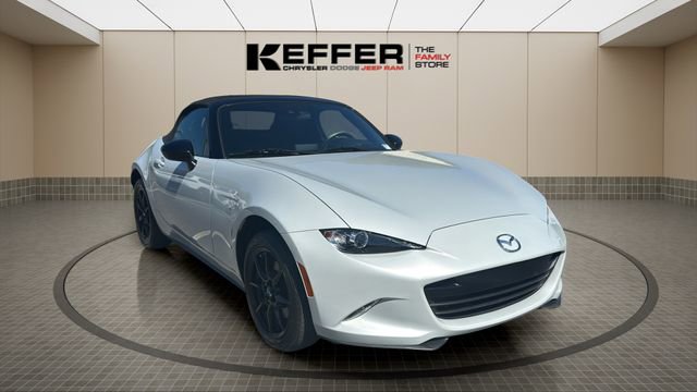 Used 2019 MAZDA MX-5 Miata Sport w/ I-ACTIVSENSE Sport Package image 8