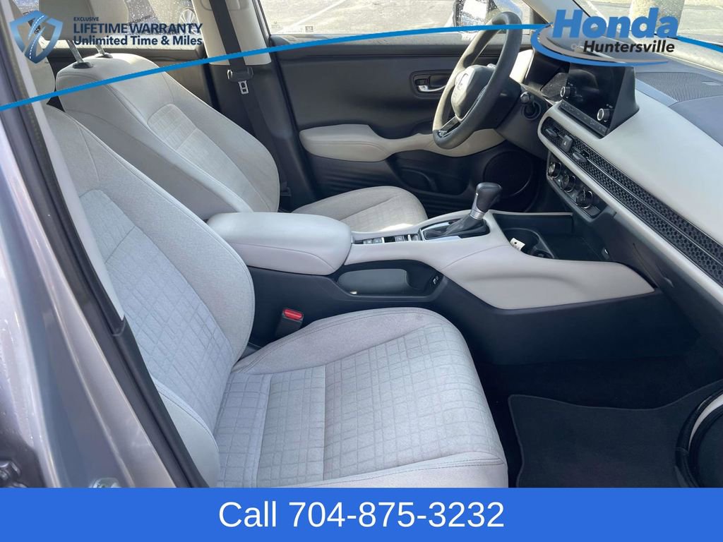 Used 2023 Honda HR-V LX image 43