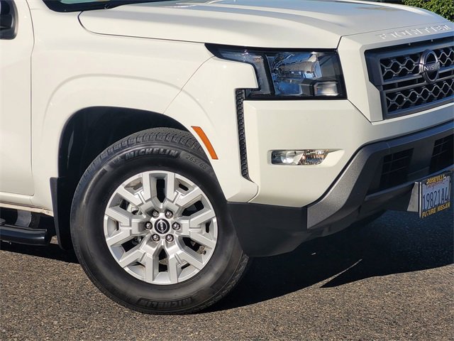 Certified 2022 Nissan Frontier SV image 9