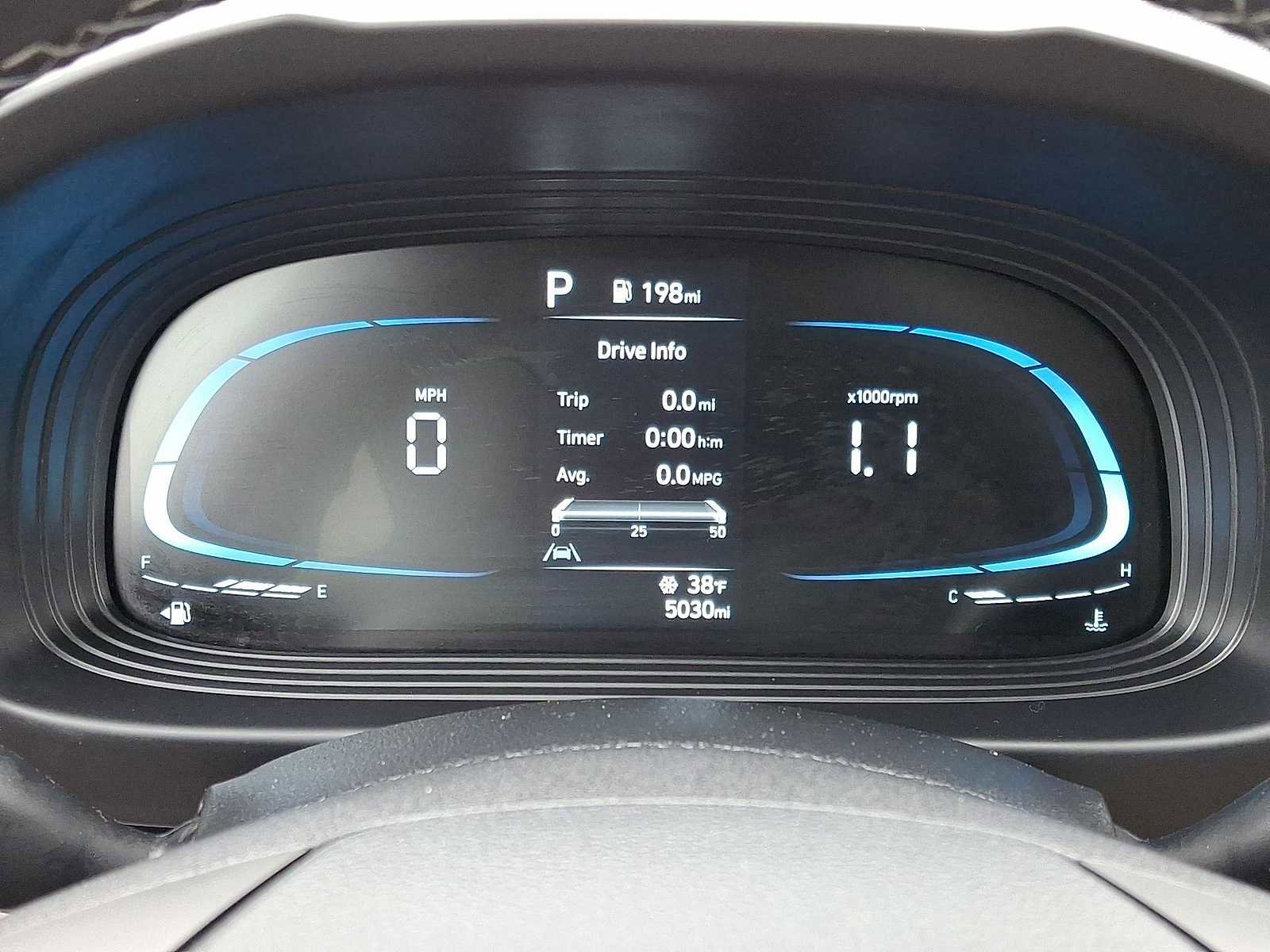 Used 2025 Hyundai Venue SEL image 17