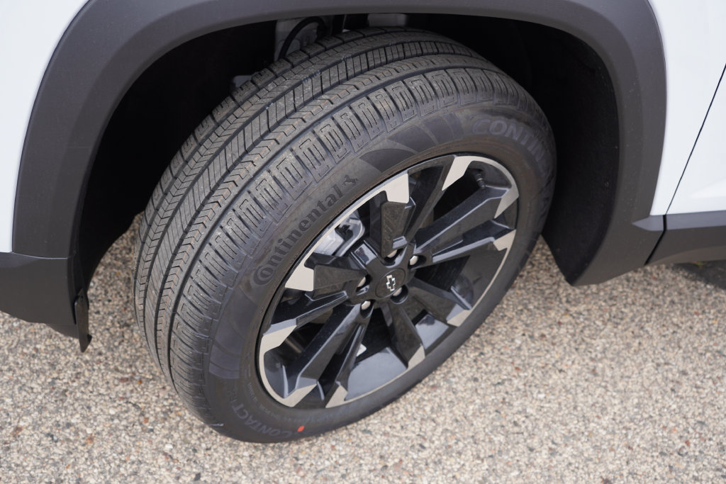 New 2027 Chevrolet Equinox RS w/ Safety and Technology Package AWD/4WD image 9