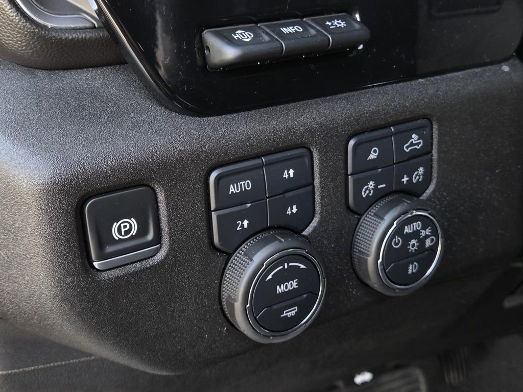 Used 2025 Chevrolet Silverado 3500 High Country w/ Technology Package image 19