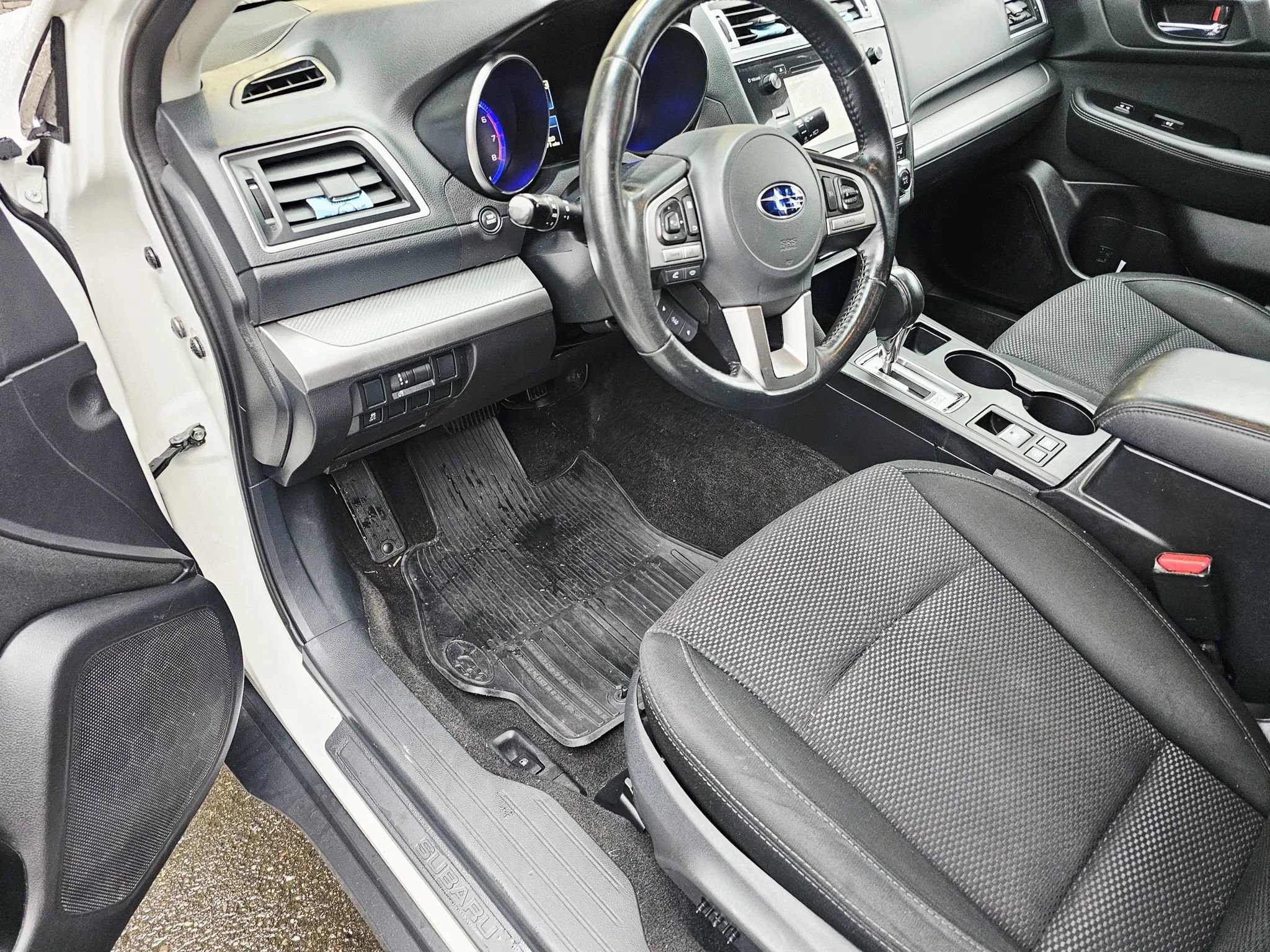 Used 2015 Subaru Outback 2.5i Premium image 9