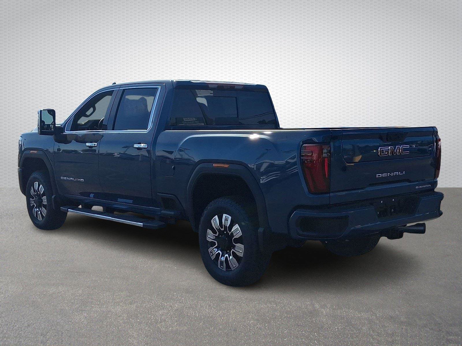 New 2026 GMC Sierra 2500 Denali w/ Denali Reserve Package AWD/4WD image 3