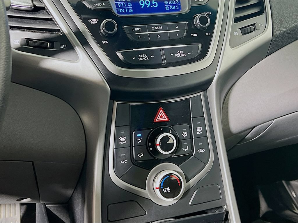 Used 2016 Hyundai Elantra SE FWD image 13