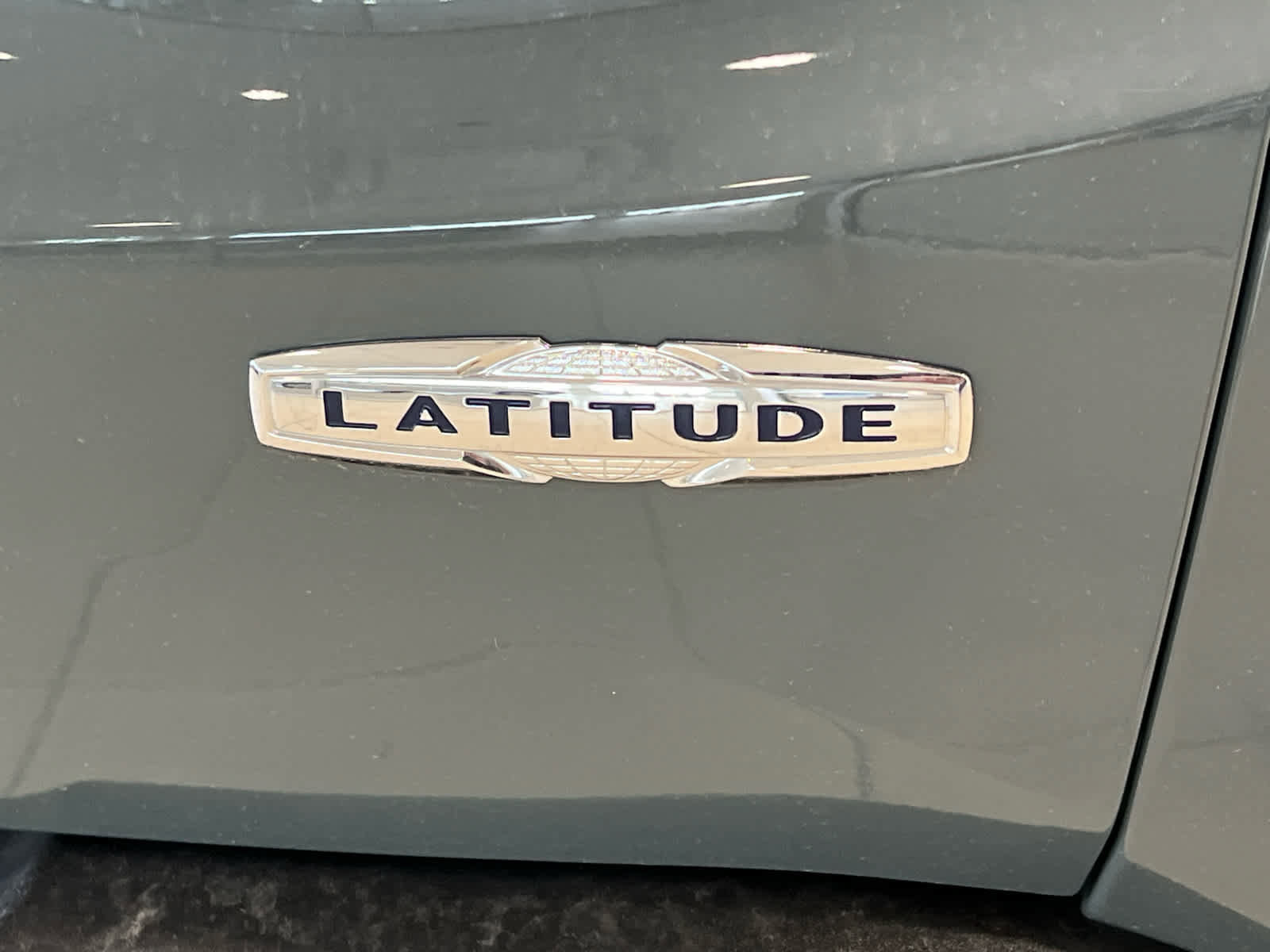 Used 2018 Jeep Renegade Latitude w/ Cold Weather Group AWD/4WD image 8