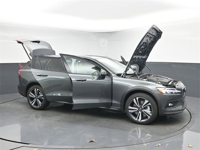 New 2026 Volvo V60 B5 Cross Country Plus w/ Protection Package Premier image 53