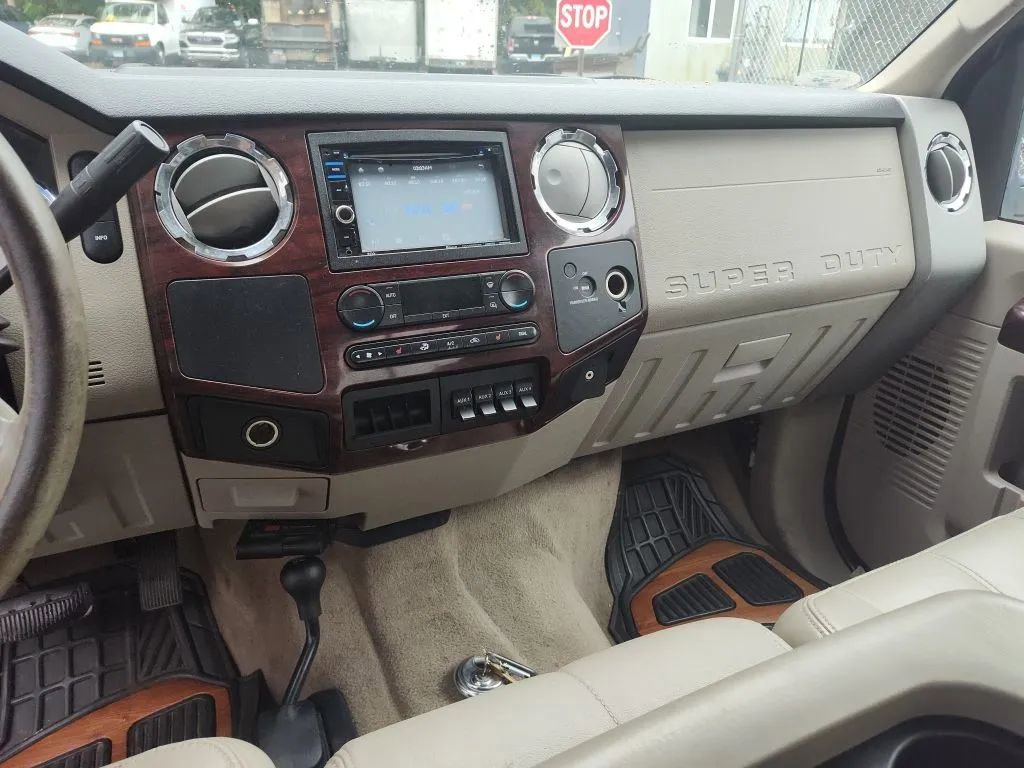 Used 2008 Ford F350 Lariat image 13
