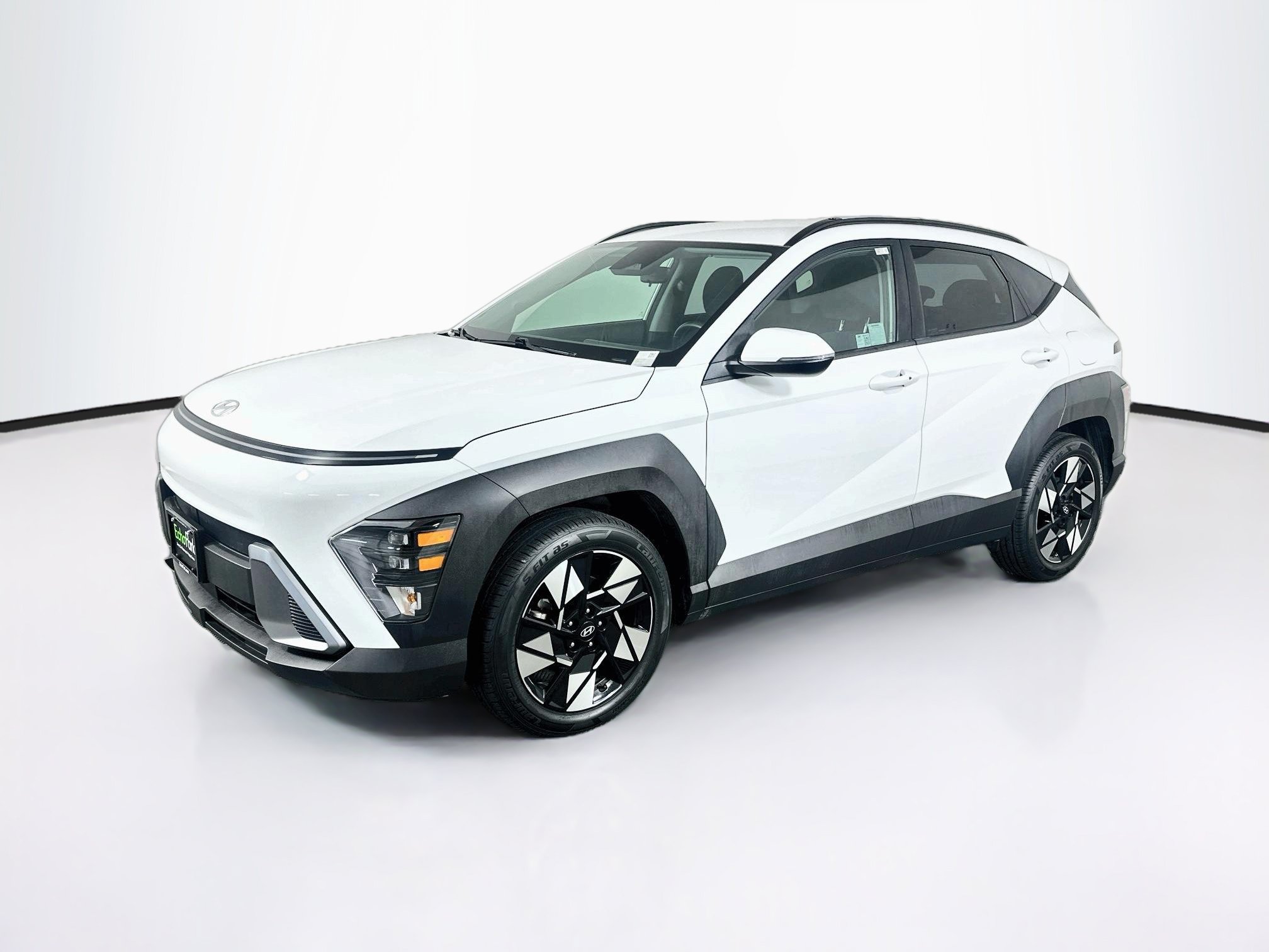 Used 2025 Hyundai Kona SEL FWD image 3
