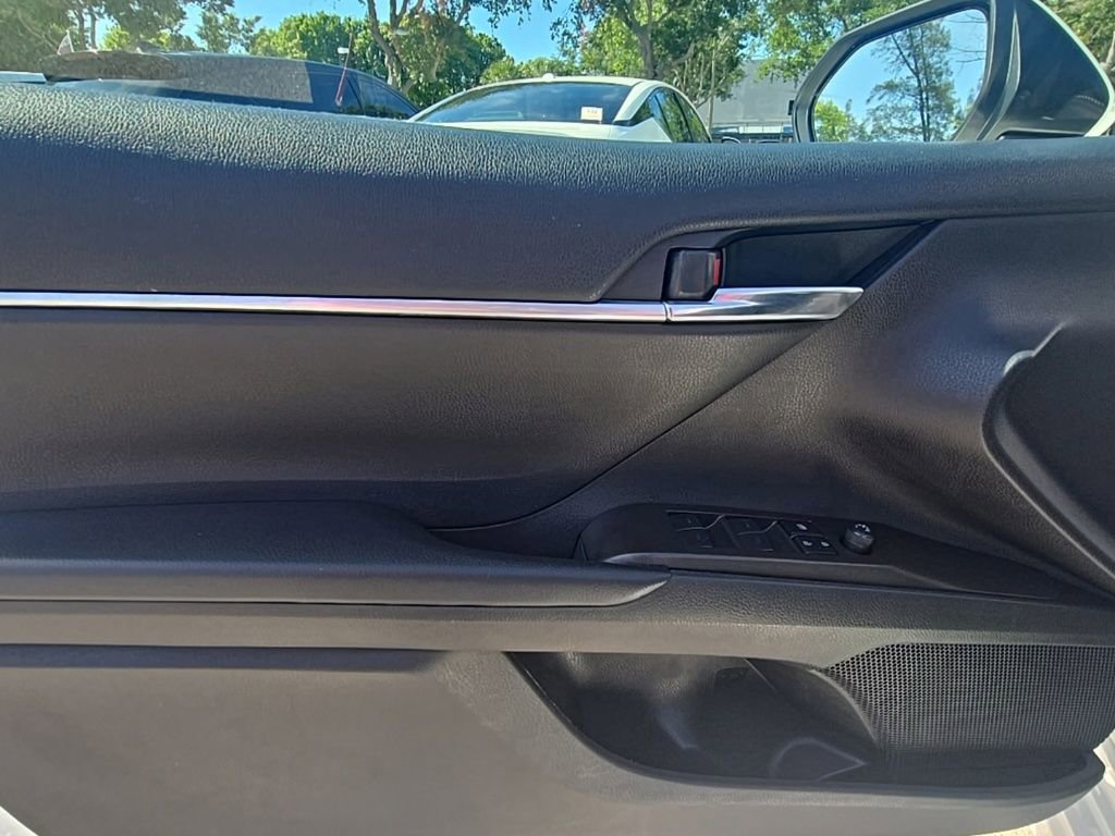 Used 2023 Toyota Camry SE FWD image 12
