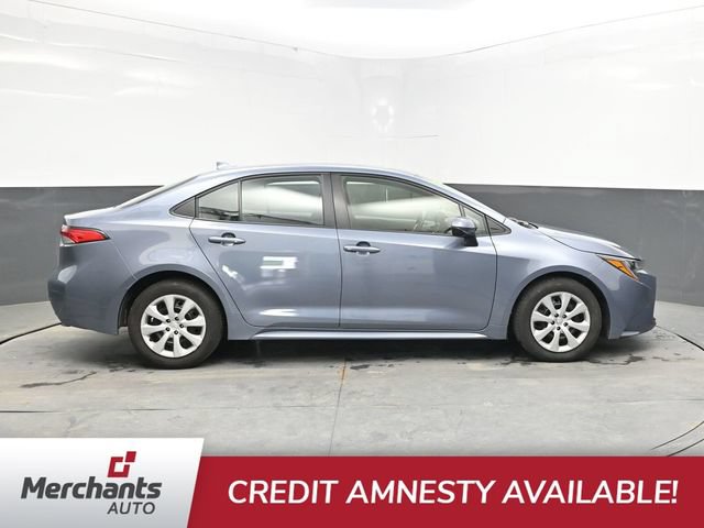 Used 2025 Toyota Corolla LE FWD image 9