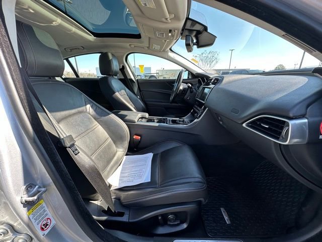 Used 2017 Jaguar XE Prestige image 30