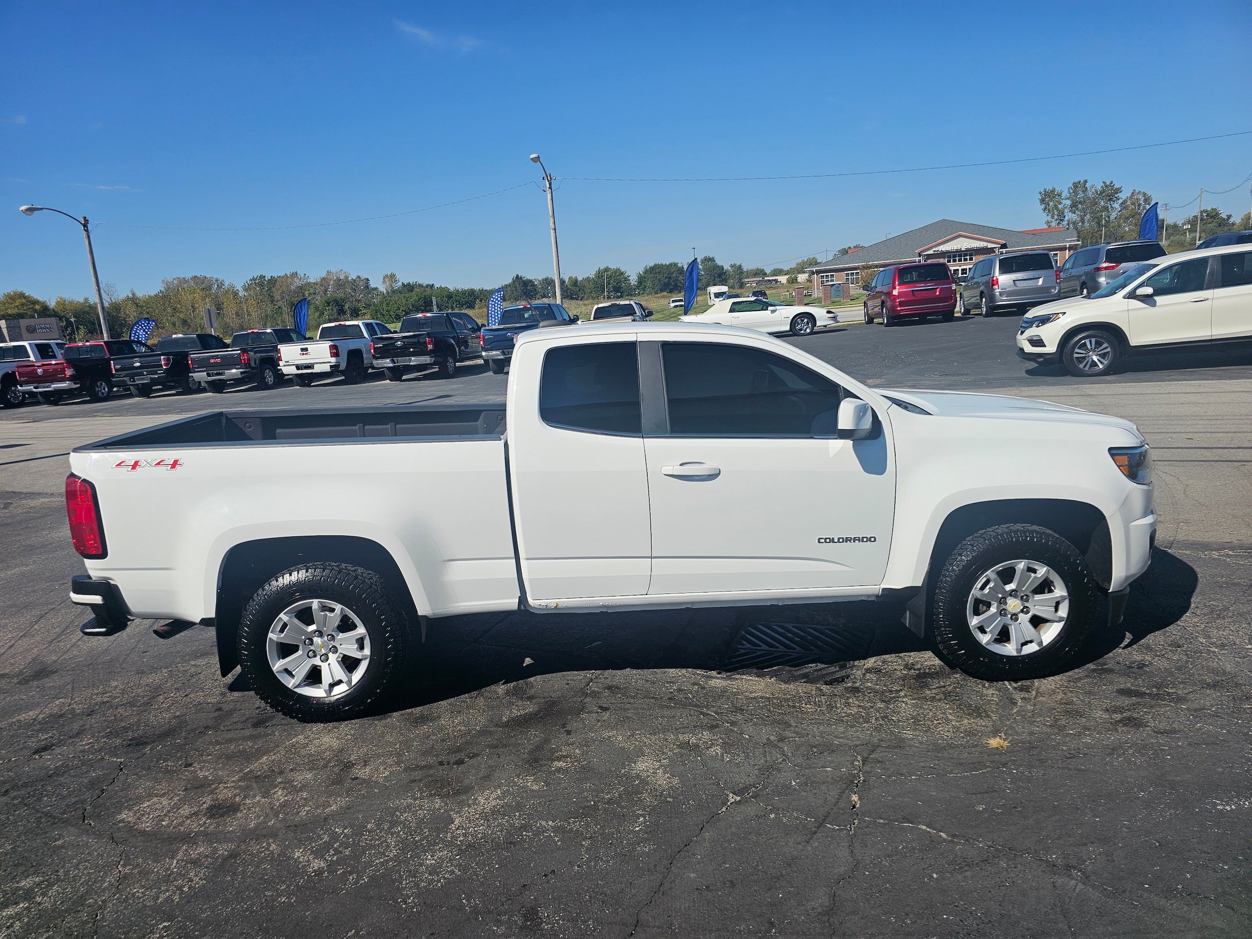 Used 2015 Chevrolet Colorado LT AWD/4WD image 4