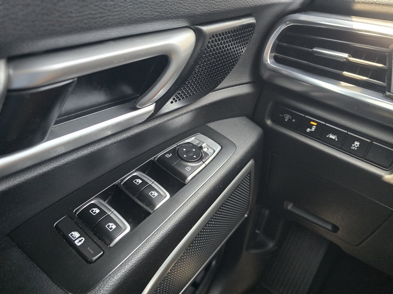 Used 2022 Kia Telluride LX AWD/4WD image 22