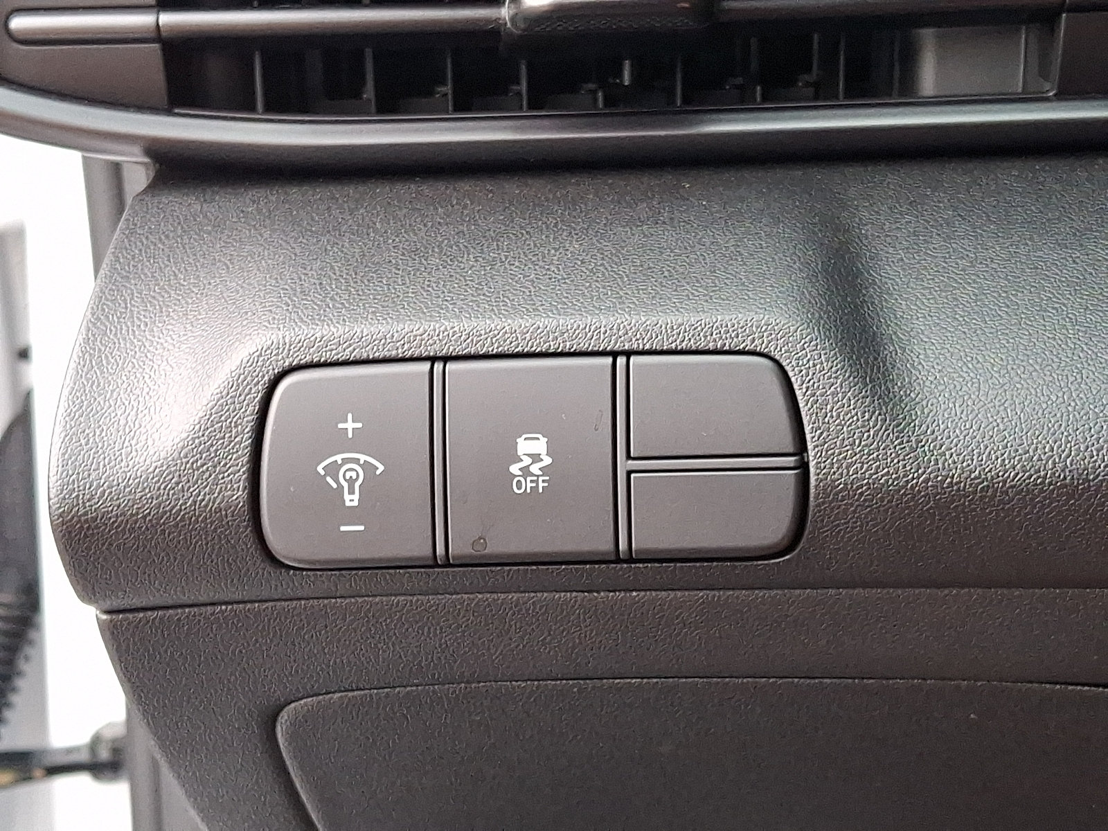 Used 2026 Hyundai Elantra Sport FWD image 23