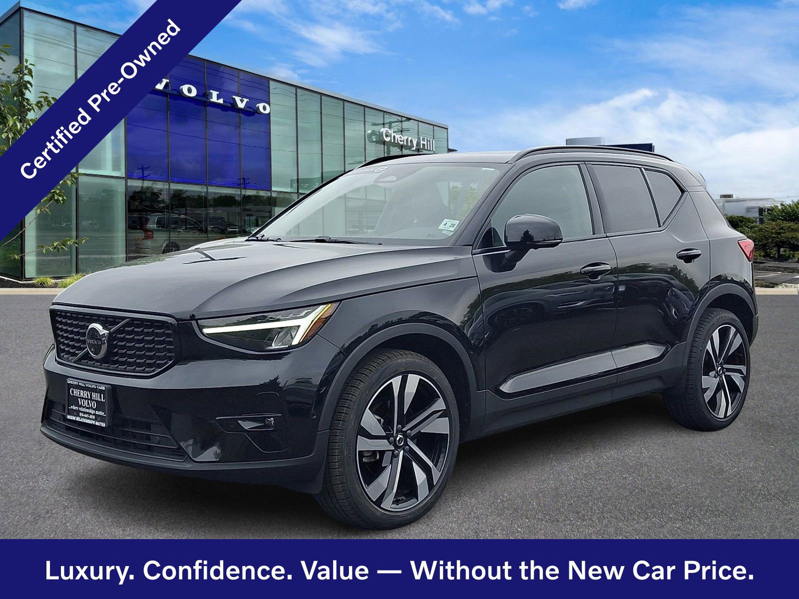 Certified 2023 Volvo XC40 B5 Plus w/ Protection Package Premier AWD/4WD image 3