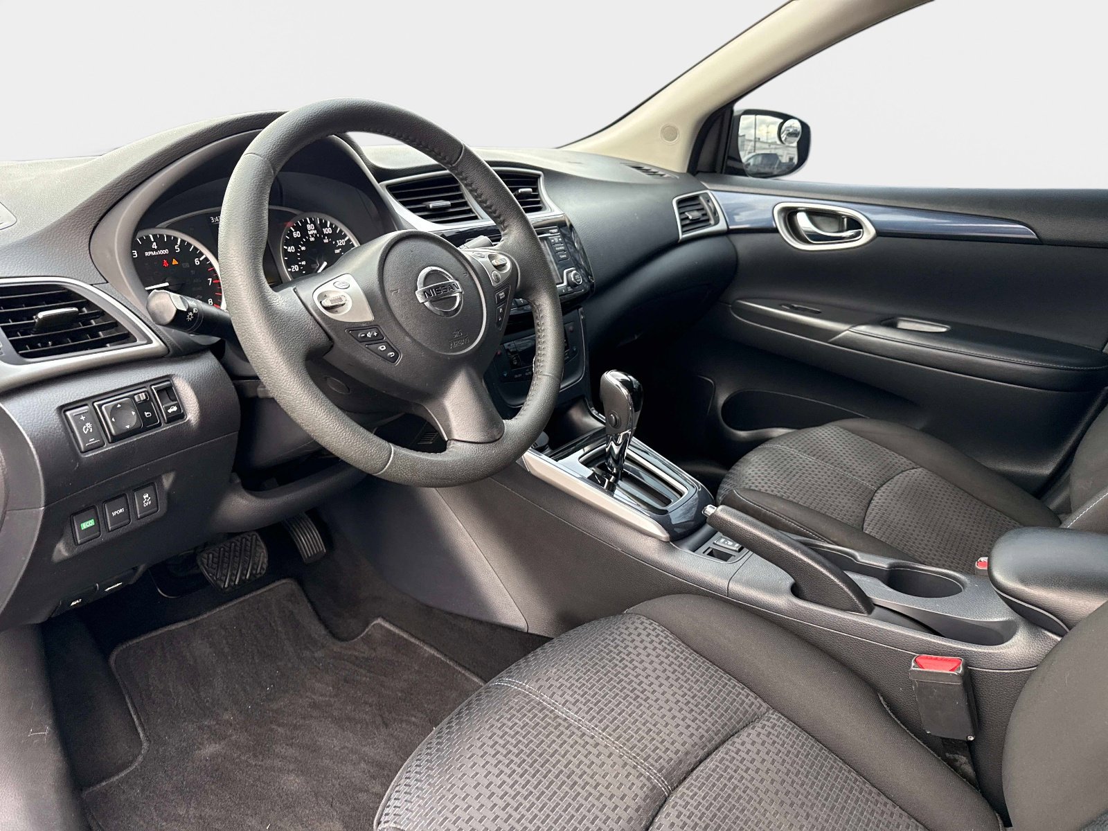 Used 2018 Nissan Sentra SR image 31