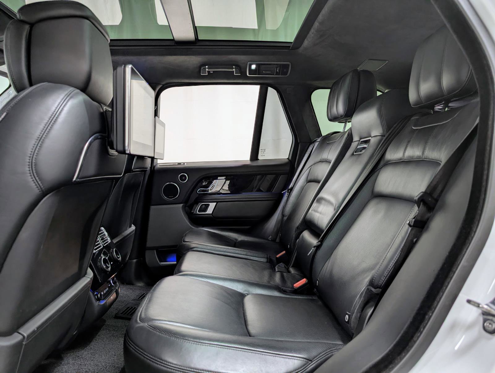 Used 2019 Land Rover Range Rover Autobiography image 20