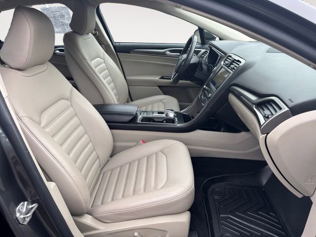 Used 2020 Ford Fusion SEL image 15