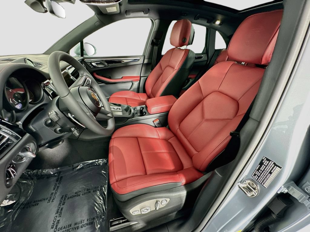 New 2026 Porsche Macan AWD/4WD image 5