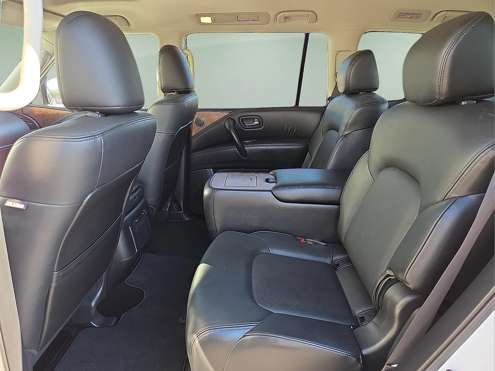 Used 2024 Nissan Armada SL w/ Captain's Chairs Package AWD/4WD image 11