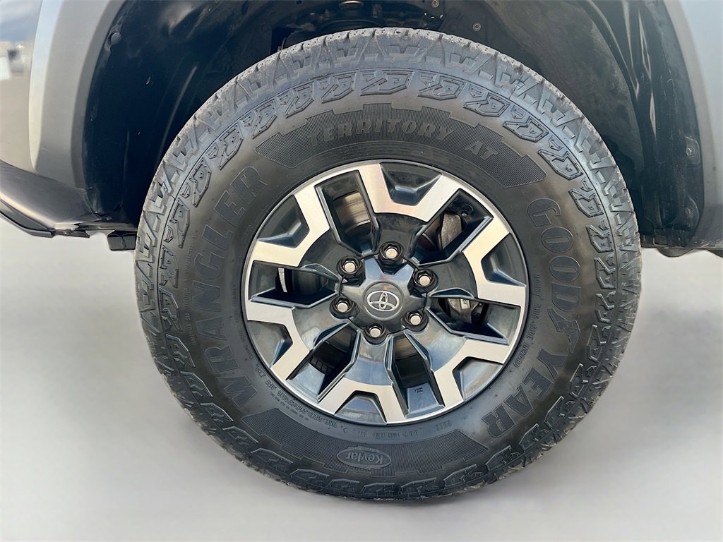 Used 2022 Toyota Tacoma TRD Off-Road image 30