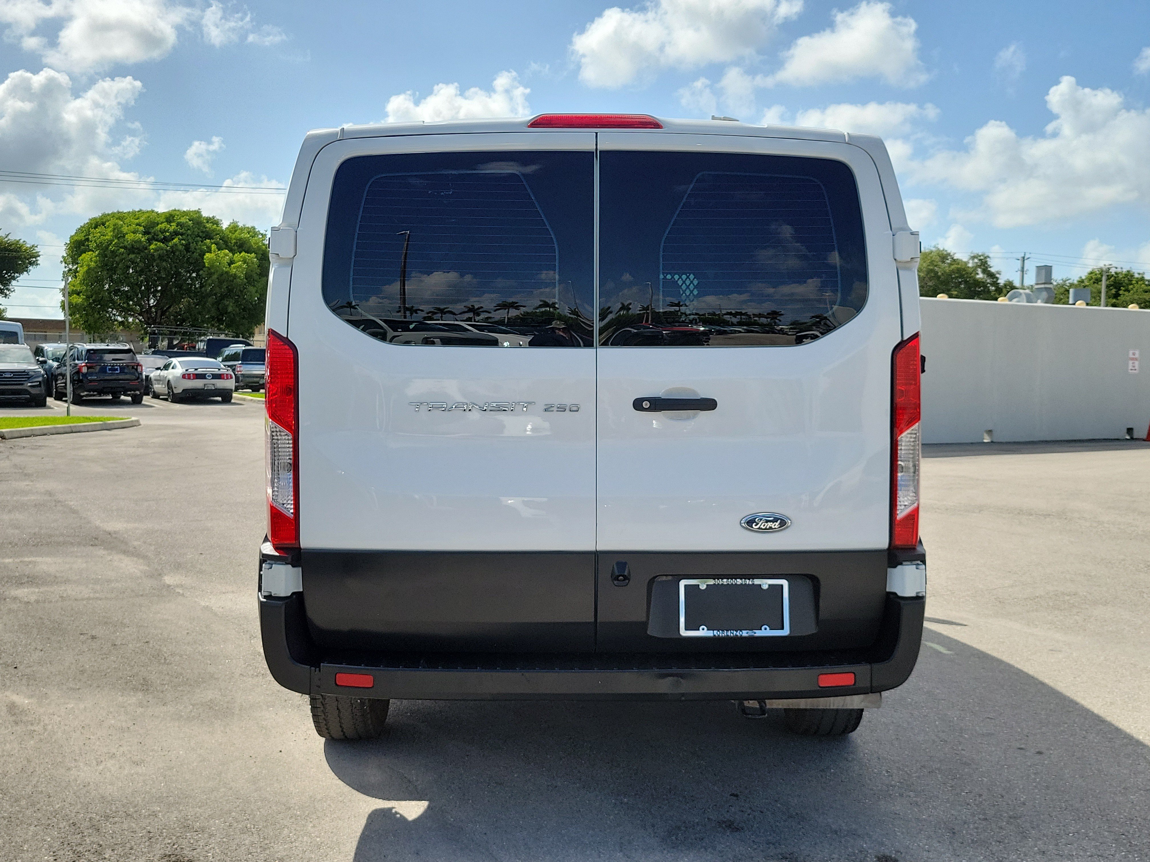 Used 2024 Ford Transit 250 Low Roof w/ Exterior Upgrade Package RWD image 6