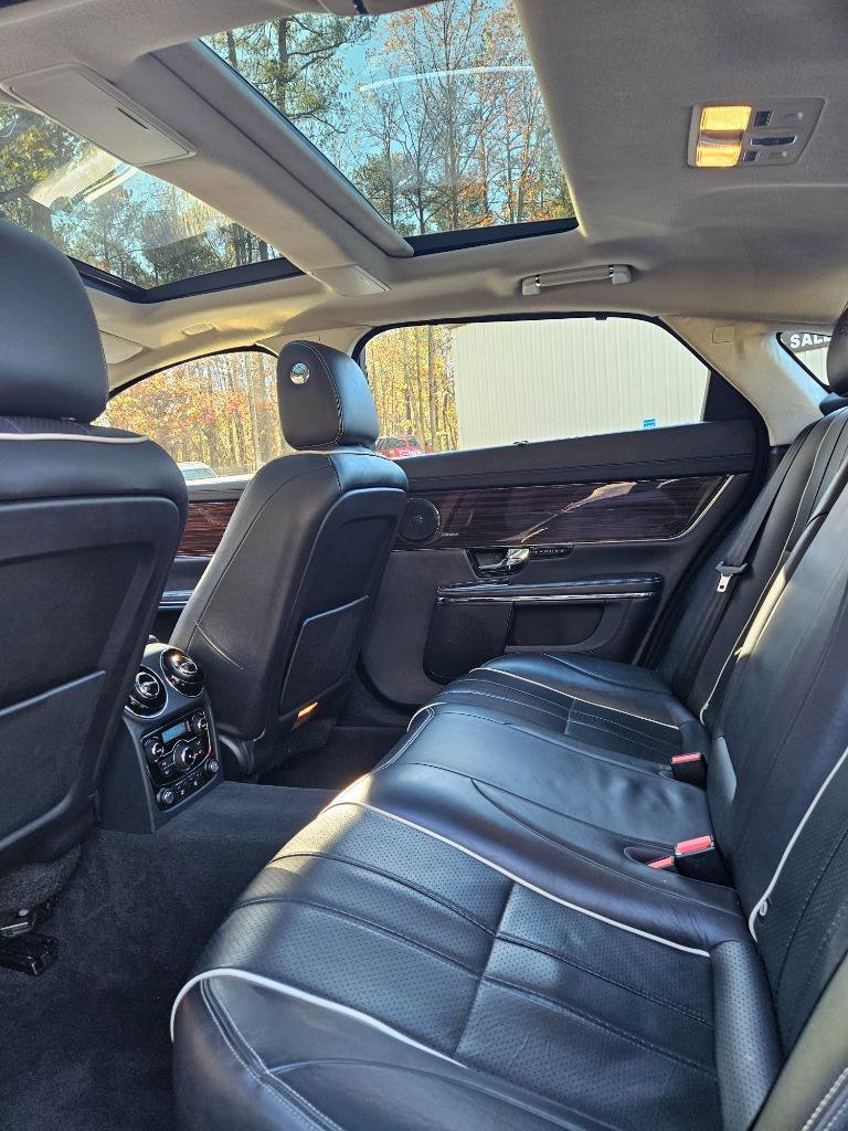 Used 2013 Jaguar XJ L Portfolio image 27