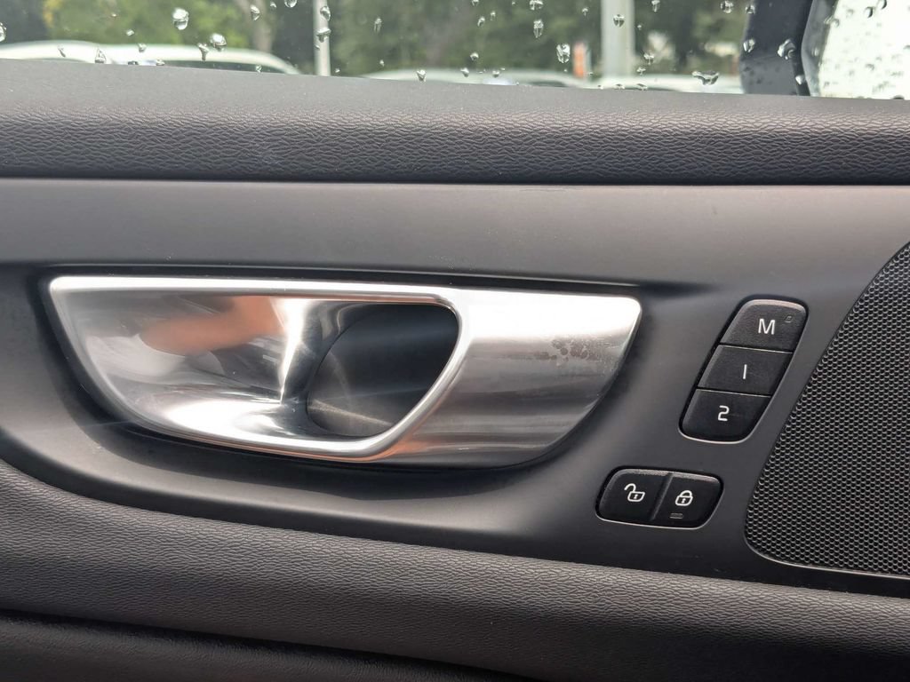 Certified 2024 Volvo S60 B5 Core AWD/4WD image 30