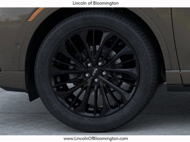 New 2025 Lincoln Corsair Reserve w/ Equipment Group 202A image 22