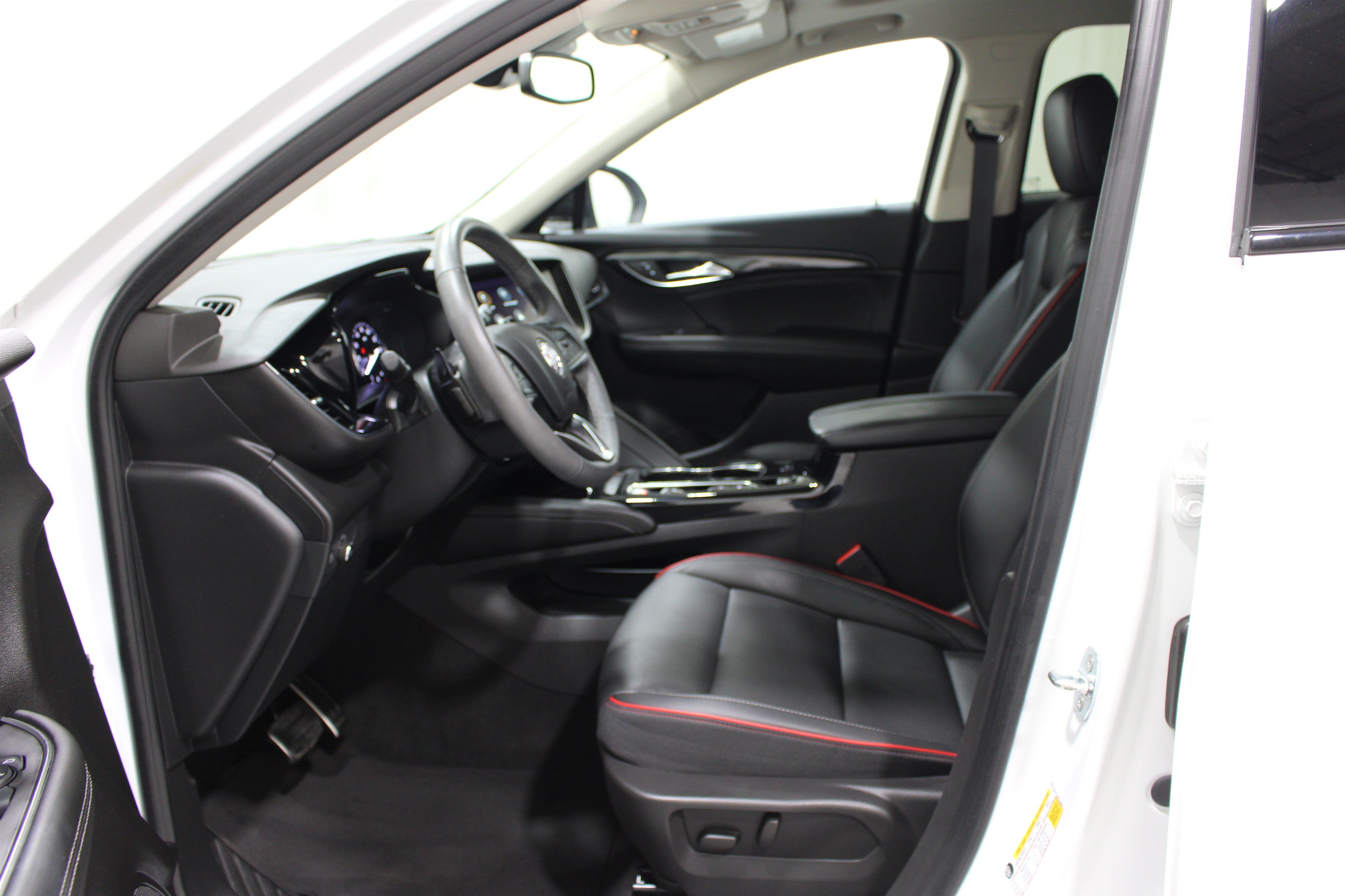 Used 2023 Buick Envision Essence w/ Sport Touring Package AWD/4WD image 3