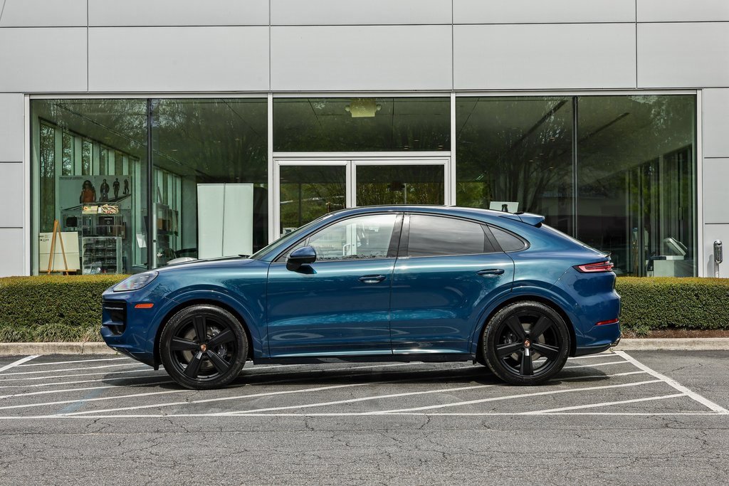 New 2025 Porsche Cayenne Coupe image 2