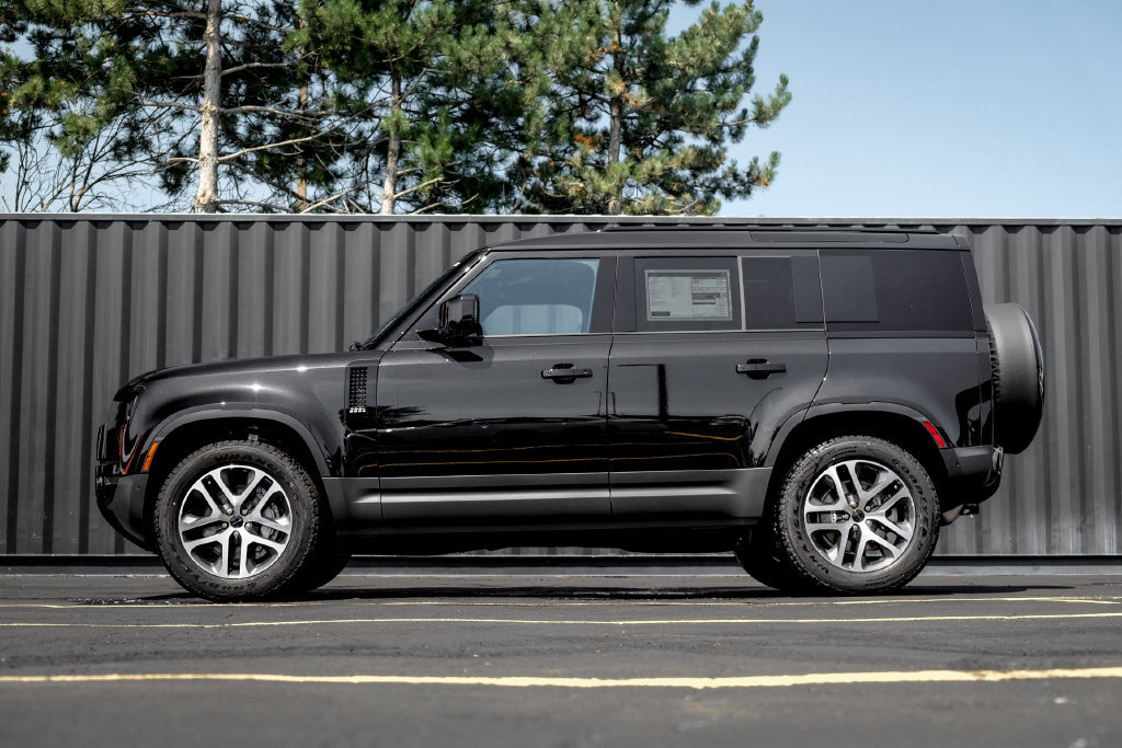 New 2026 Land Rover Defender 110 S AWD/4WD image 3