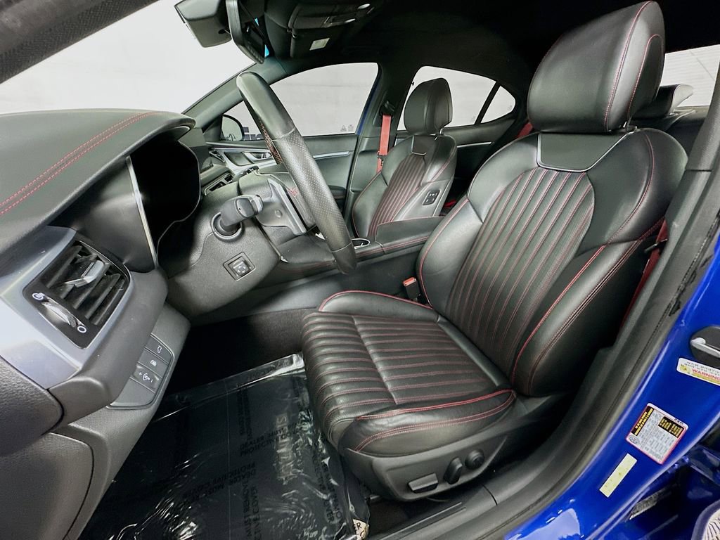 Used 2023 Genesis G70 2.0T w/ Sport Prestige Package RWD image 25