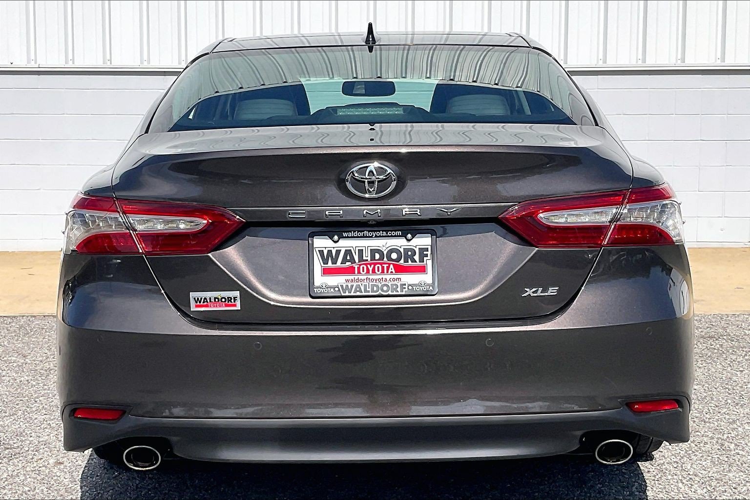 Used 2018 Toyota Camry XLE FWD image 5