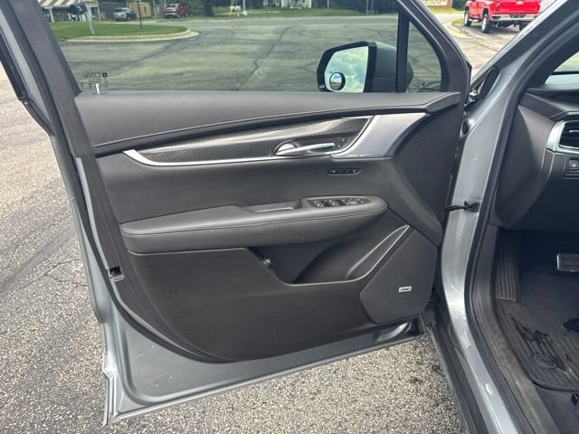 Used 2024 Cadillac XT6 Sport w/ LPO, Onyx Lite Package AWD/4WD image 13