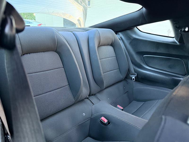 Used 2017 Ford Mustang Coupe RWD image 10