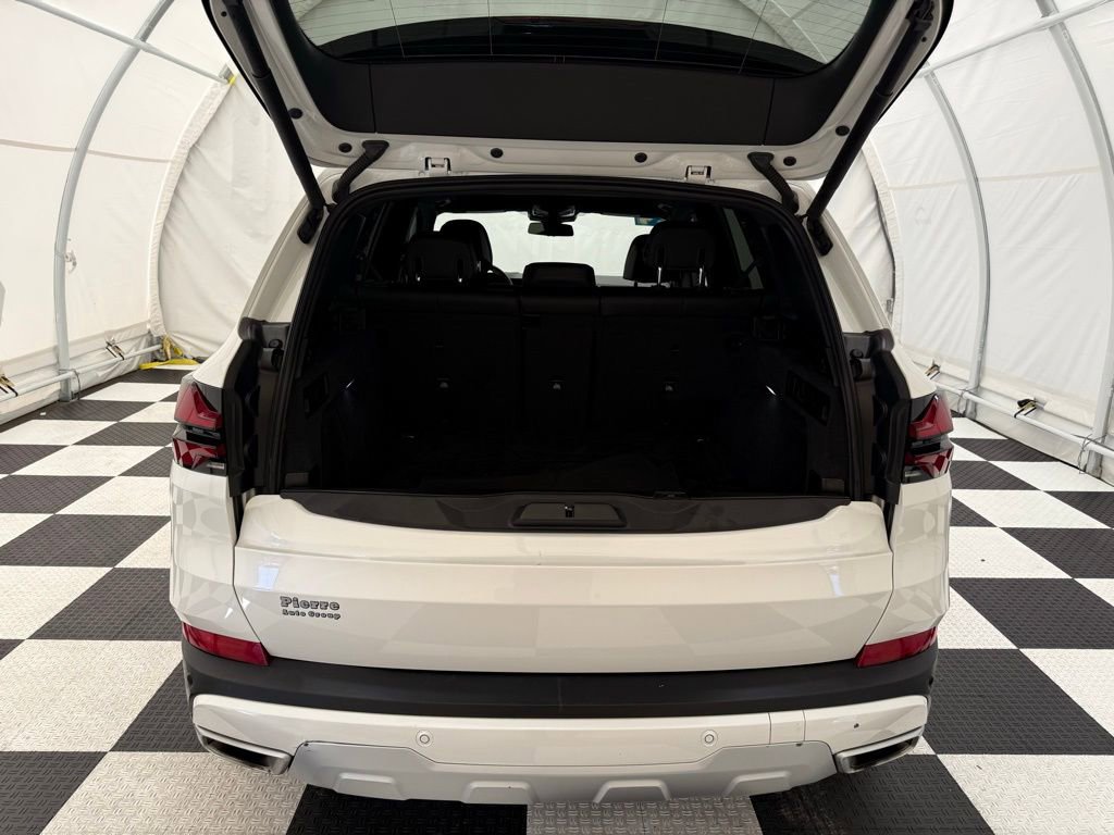 Used 2024 BMW X5 xDrive40i w/ Premium Package image 4