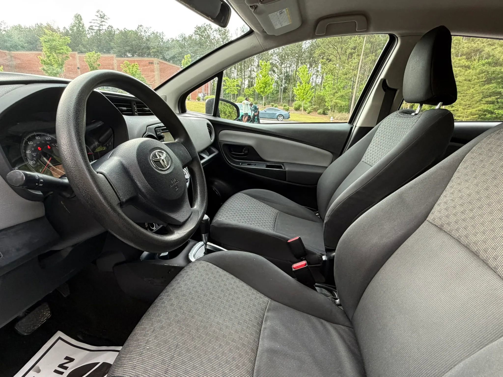 Used 2015 Toyota Yaris L FWD image 13