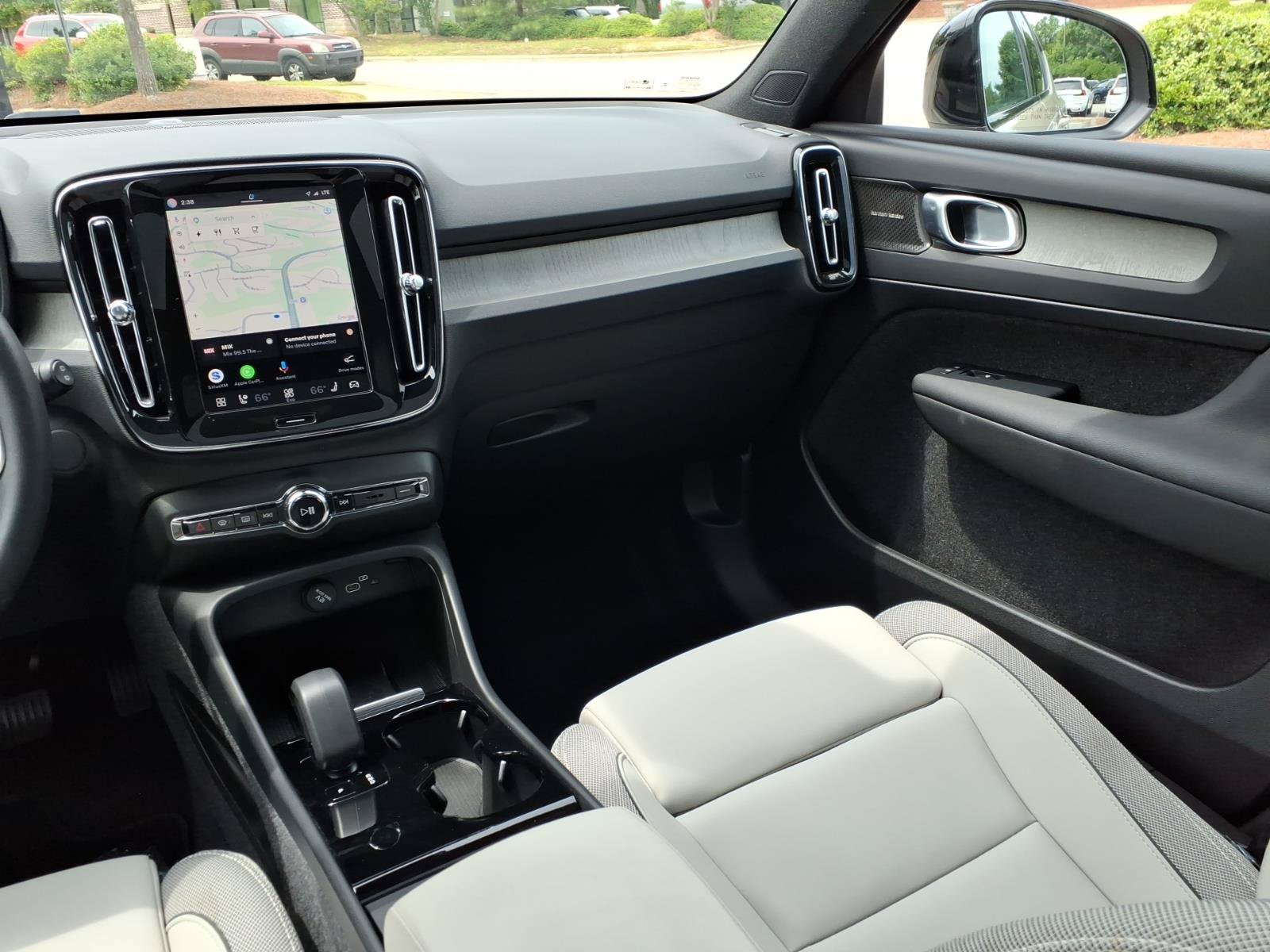 Certified 2025 Volvo EX40 Ultra AWD/4WD image 15