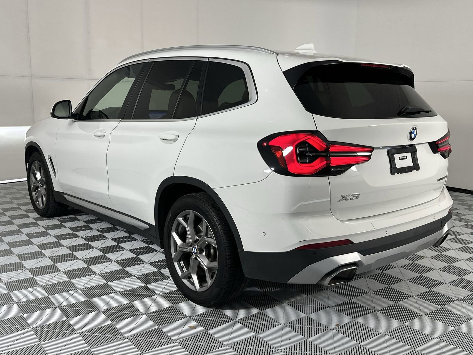 Used 2023 BMW X3 sDrive30i w/ Convenience Package RWD image 6