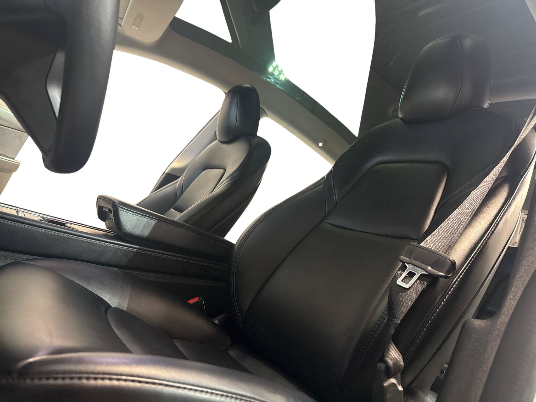 Used 2022 Tesla Model Y Long Range AWD/4WD image 16