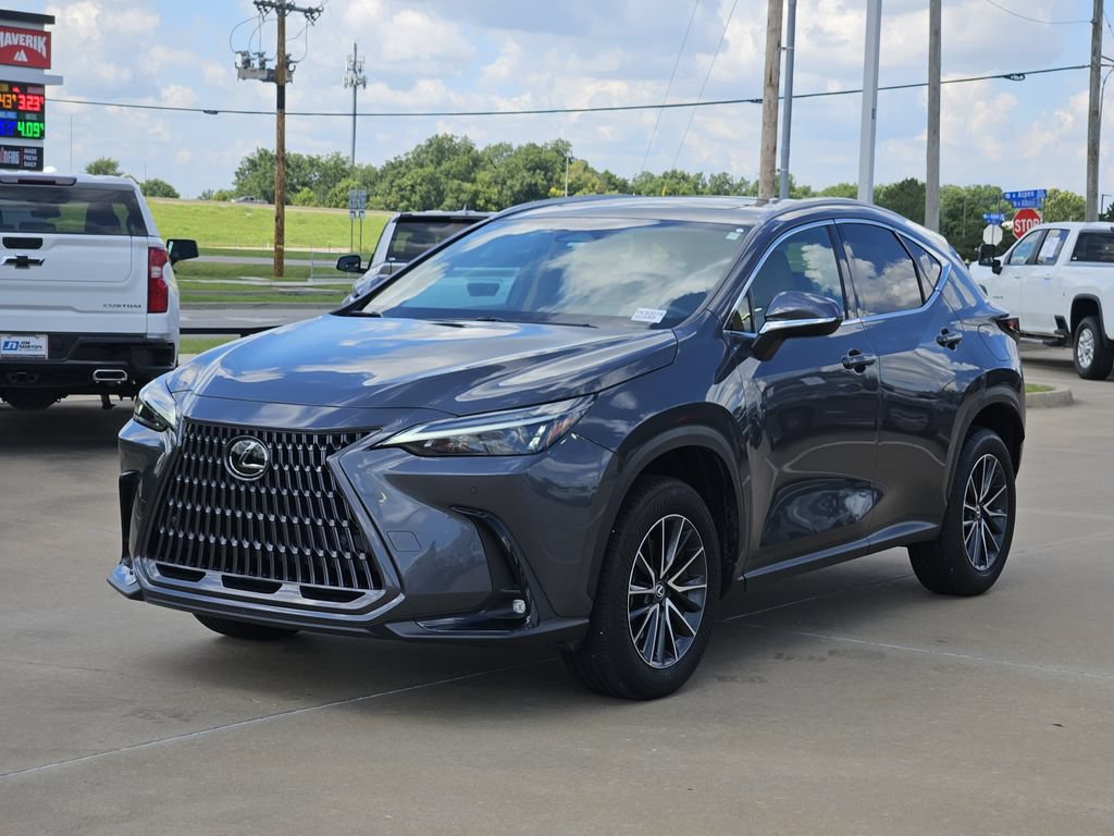 Used 2025 Lexus NX 250 FWD w/ Towing Package (2000 Lbs) image 3